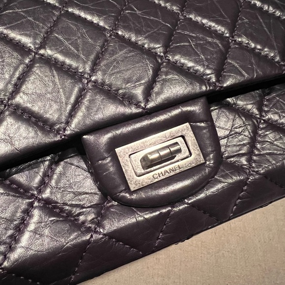 Chanel Large plum color 2.55 iconic classic double flap - Picture 2 of 13